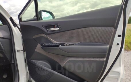 Toyota C-HR I рестайлинг, 2020 год, 2 270 000 рублей, 22 фотография