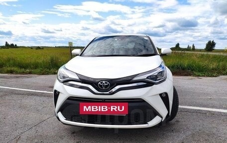 Toyota C-HR I рестайлинг, 2020 год, 2 270 000 рублей, 10 фотография