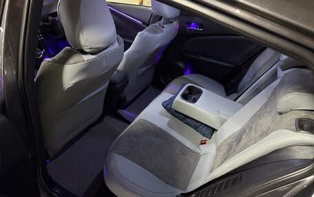 Toyota Prius IV XW50, 2019 год, 2 490 000 рублей, 6 фотография