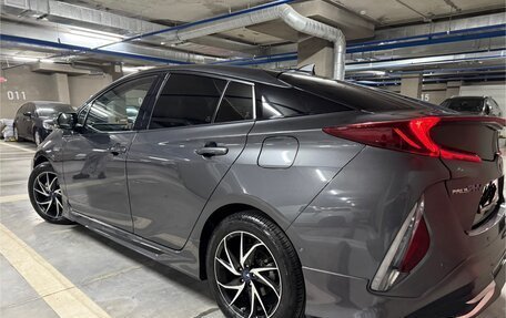 Toyota Prius IV XW50, 2019 год, 2 490 000 рублей, 15 фотография