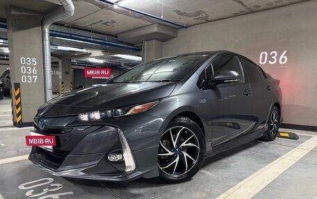 Toyota Prius IV XW50, 2019 год, 2 490 000 рублей, 10 фотография