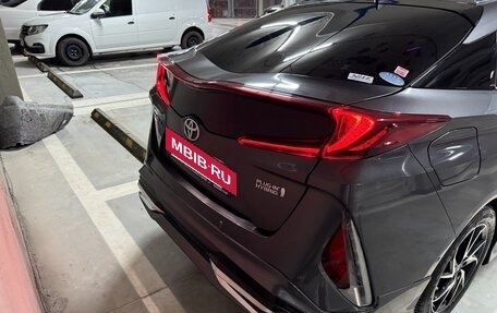 Toyota Prius IV XW50, 2019 год, 2 490 000 рублей, 2 фотография