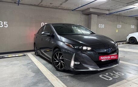 Toyota Prius IV XW50, 2019 год, 2 490 000 рублей, 13 фотография
