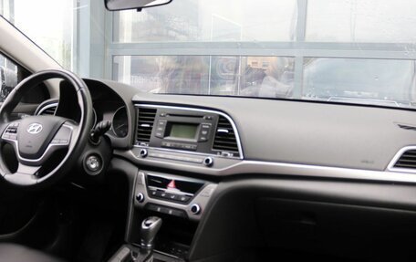 Hyundai Elantra VI рестайлинг, 2017 год, 1 699 000 рублей, 13 фотография