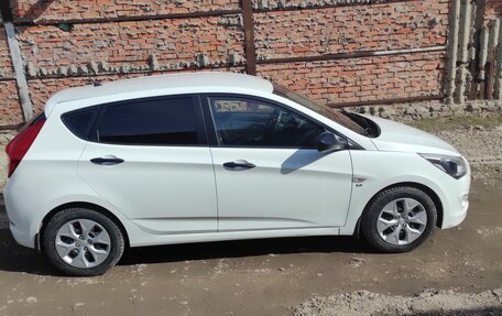 Hyundai Solaris II рестайлинг, 2015 год, 990 000 рублей, 7 фотография