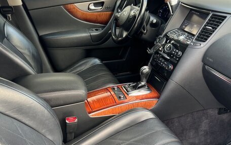 Infiniti QX70, 2015 год, 2 000 000 рублей, 2 фотография