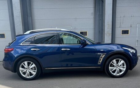 Infiniti QX70, 2015 год, 2 000 000 рублей, 11 фотография