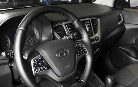 Hyundai Solaris II рестайлинг, 2019 год, 918 700 рублей, 3 фотография