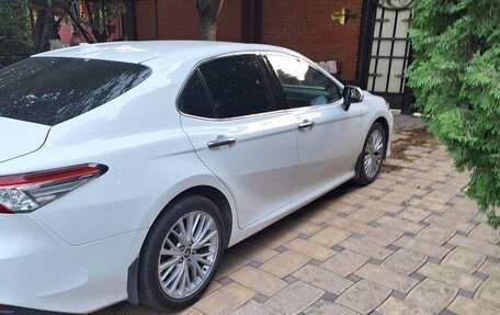 Toyota Camry, 2019 год, 2 500 000 рублей, 2 фотография