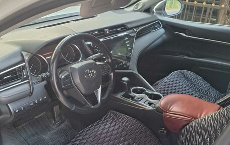 Toyota Camry, 2019 год, 2 500 000 рублей, 5 фотография