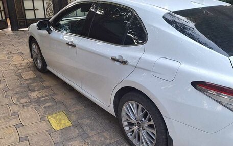 Toyota Camry, 2019 год, 2 500 000 рублей, 4 фотография