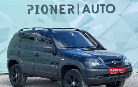 Chevrolet Niva I рестайлинг, 2018 год, 830 000 рублей, 3 фотография