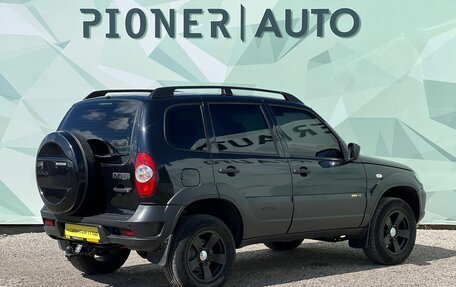 Chevrolet Niva I рестайлинг, 2018 год, 830 000 рублей, 5 фотография