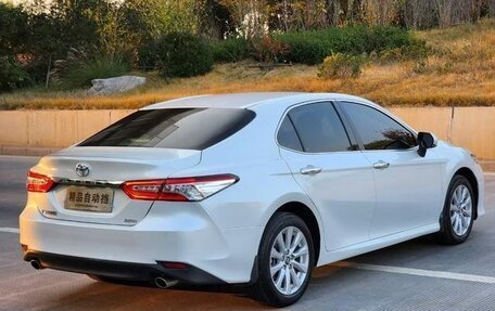 Toyota Camry, 2021 год, 1 990 000 рублей, 5 фотография