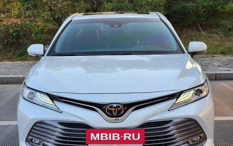 Toyota Camry, 2021 год, 1 990 000 рублей, 2 фотография