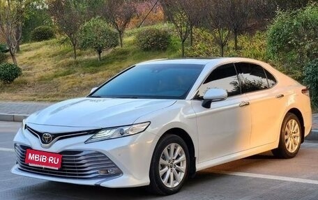 Toyota Camry, 2021 год, 1 990 000 рублей, 3 фотография