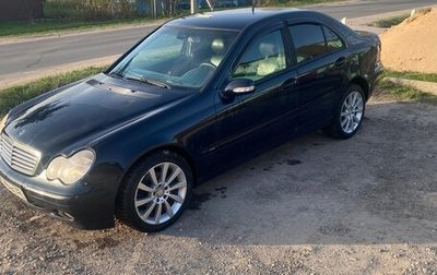 Mercedes-Benz C-Класс, 2003 год, 550 000 рублей, 1 фотография