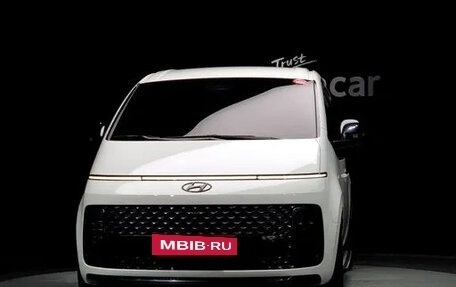 Hyundai Staria, 2021 год, 3 710 000 рублей, 2 фотография