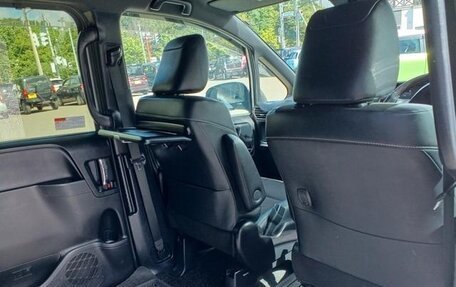 Toyota Noah III, 2021 год, 2 200 000 рублей, 17 фотография