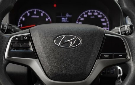 Hyundai Solaris II рестайлинг, 2019 год, 1 200 000 рублей, 16 фотография