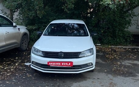 Volkswagen Jetta VI, 2018 год, 1 550 000 рублей, 2 фотография