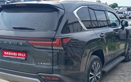 Lexus LX, 2022 год, 13 985 000 рублей, 4 фотография
