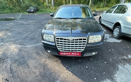 Chrysler 300C II, 2005 год, 450 000 рублей, 1 фотография