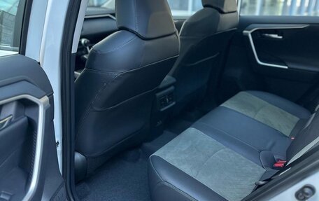 Toyota RAV4, 2025 год, 3 350 000 рублей, 13 фотография