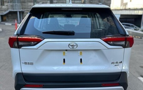 Toyota RAV4, 2025 год, 3 350 000 рублей, 6 фотография