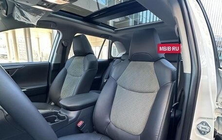 Toyota RAV4, 2025 год, 3 350 000 рублей, 10 фотография