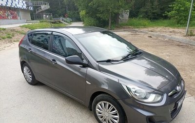 Hyundai Solaris II рестайлинг, 2013 год, 550 000 рублей, 1 фотография
