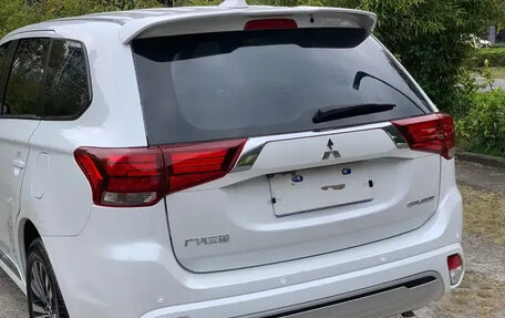Mitsubishi Outlander III рестайлинг 3, 2022 год, 2 134 000 рублей, 7 фотография