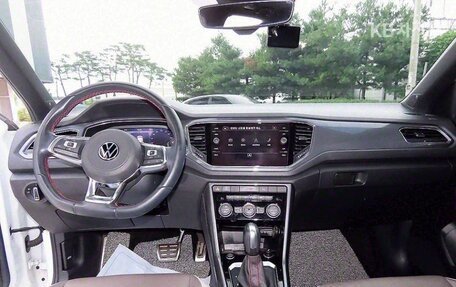 Volkswagen T-Roc I, 2022 год, 1 782 000 рублей, 7 фотография