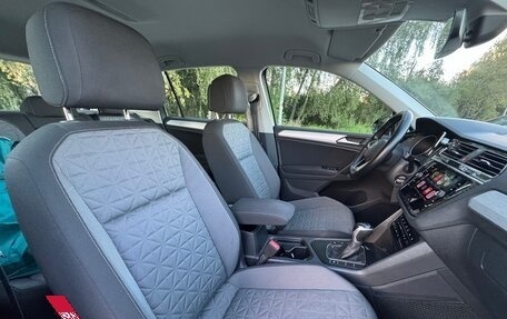 Volkswagen Tiguan II, 2021 год, 2 600 000 рублей, 20 фотография