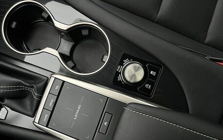 Lexus RX IV рестайлинг, 2022 год, 5 890 000 рублей, 20 фотография