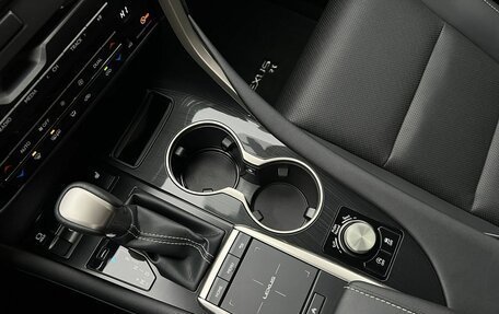 Lexus RX IV рестайлинг, 2022 год, 5 890 000 рублей, 19 фотография