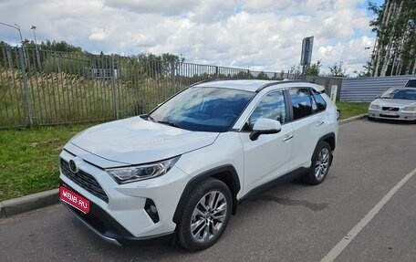 Toyota RAV4, 2021 год, 3 400 000 рублей, 1 фотография