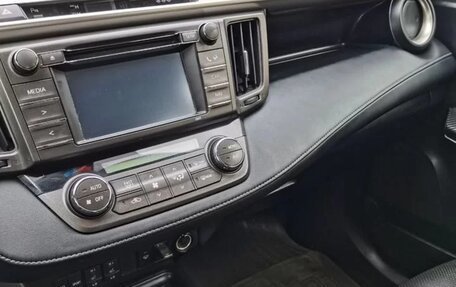 Toyota RAV4, 2015 год, 1 970 000 рублей, 2 фотография
