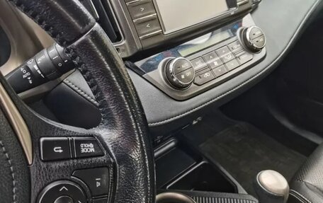 Toyota RAV4, 2015 год, 1 970 000 рублей, 5 фотография