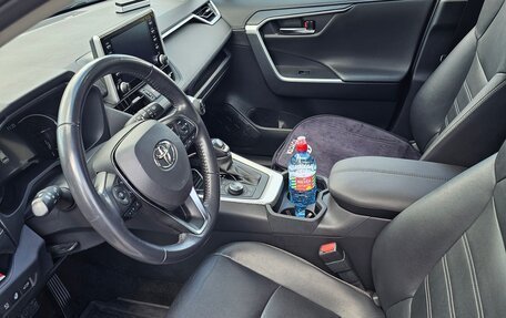 Toyota RAV4, 2021 год, 3 400 000 рублей, 9 фотография