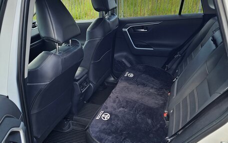 Toyota RAV4, 2021 год, 3 400 000 рублей, 5 фотография