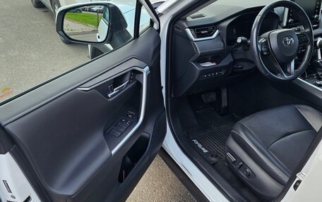 Toyota RAV4, 2021 год, 3 400 000 рублей, 8 фотография