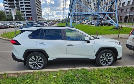 Toyota RAV4, 2021 год, 3 400 000 рублей, 12 фотография