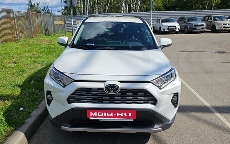 Toyota RAV4, 2021 год, 3 400 000 рублей, 3 фотография