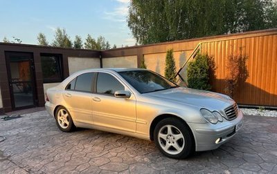 Mercedes-Benz C-Класс, 2003 год, 550 000 рублей, 1 фотография