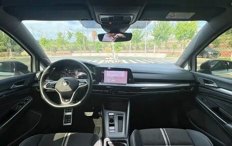 Volkswagen Golf VIII, 2022 год, 2 250 000 рублей, 12 фотография