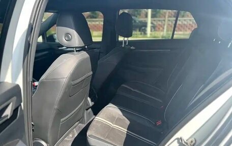 Volkswagen Golf VIII, 2022 год, 2 250 000 рублей, 19 фотография