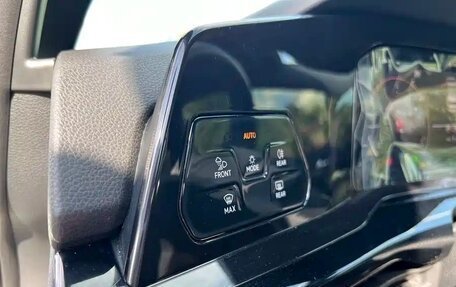 Volkswagen Golf VIII, 2022 год, 2 250 000 рублей, 17 фотография