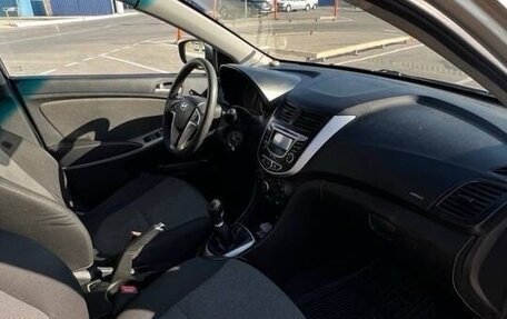 Hyundai Solaris II рестайлинг, 2011 год, 550 000 рублей, 4 фотография