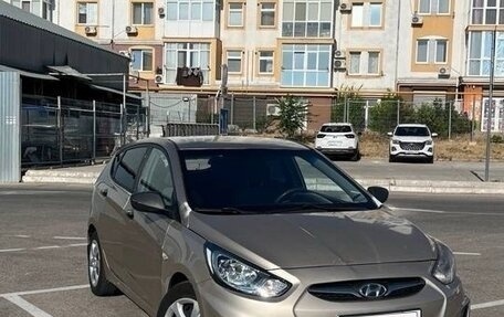 Hyundai Solaris II рестайлинг, 2011 год, 550 000 рублей, 3 фотография